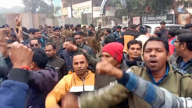 एक सूत्रीय मांग प्रथम नियुक्ति तिथि से सेवा गणना करते हुए शिक्षक संवर्ग की वेतन विसंगति दूर करने बाबत्।