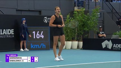Adélaïde - Sabalenka vient à bout de Samsonova après une grosse bataille