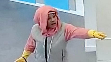 Birmingham headlines: Bizarre moment thief tries to rob TSB in yellow rubber gloves