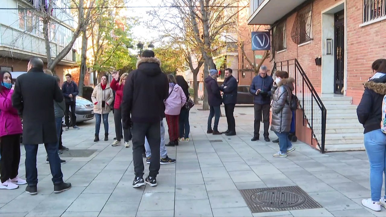 Vecinos desalojados de San Fernando de Henares piden soluciones para no vivir "con miedo"