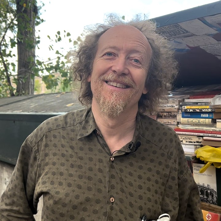 Jérôme, bouquiniste parisien depuis 31 ans, nous parle de l’amour de son métier