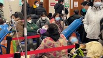 Shanghai hospital crowded as Covid-19 cases surge