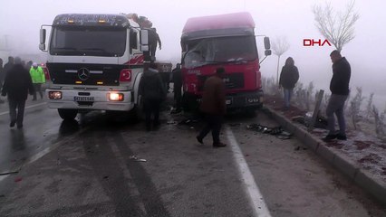 Sis zincirleme kazaya neden oldu: 20 yaralı