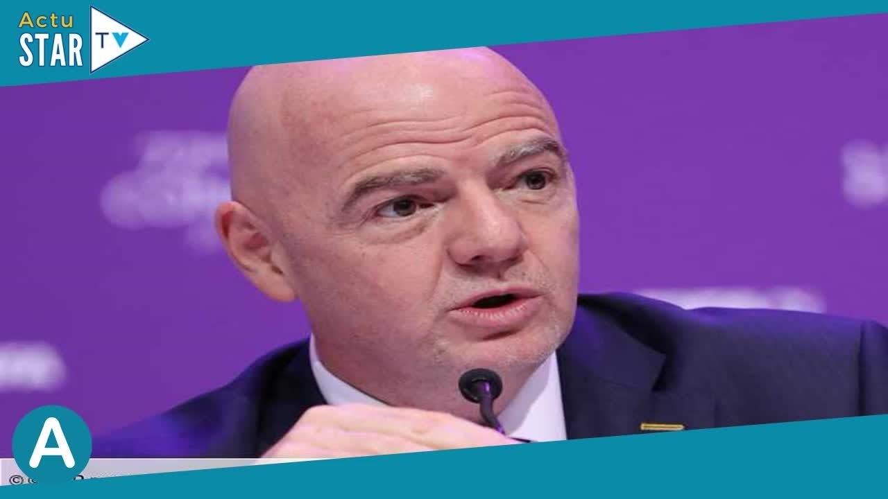 Gianni Infantino, le président de la FIFA, répond à la polémique après avoir pris un selfie devant l