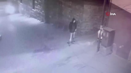 Bursa'da kültür merkezinden 160 bin liralık kurşun kaplamayı taksiyle çaldılar