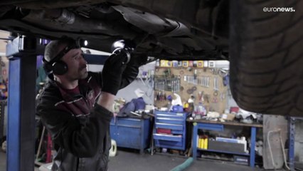 ‘This is our contribution to the victory’: Ukrainian mechanics fix up old cars for war effort