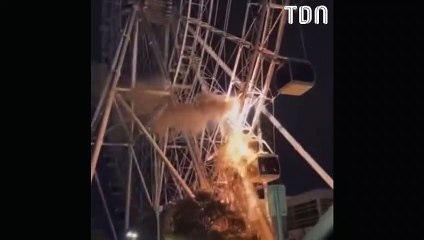 Une grande roue tombe en panne, 60 personnes bloquées