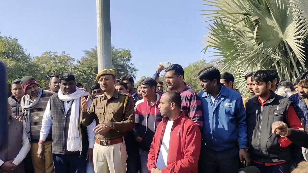 पैंतीस फीट ऊंचाई से गिरा, हादसा इतना भयावह कि हाथ ही अलग हो गया