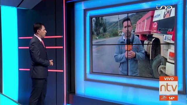 Dos vehículos colisionaron de frente en la carretera Cochabamba - Santa Cruz