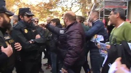 Tensión por la retirada de la Cruz de Ribalta en Castellón