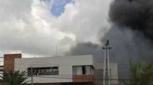 Testigo revela causa de gigantesco incendio en fábrica de colchones