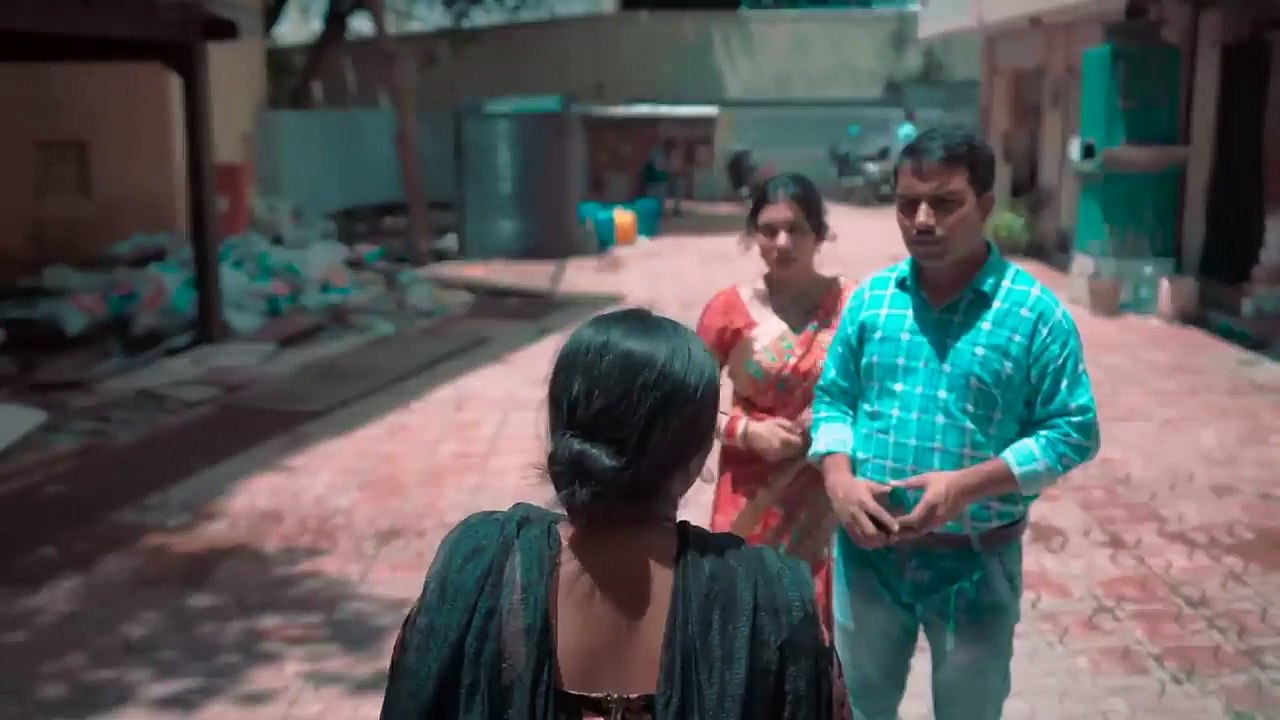 Witches Horror ! Onion Witch A newly married couple in search of an