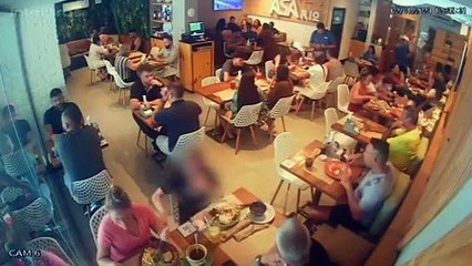 Policial federal salva criança engasgada no RJ; veja vídeo