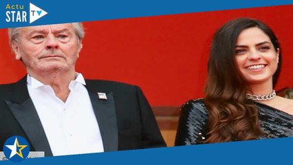 Anouchka Delon en colère : l'actrice affirme qu'on abuserait de la « bonté » d'Alain Delon