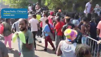 Miles de migrantes entran por la fuerza a la Comar