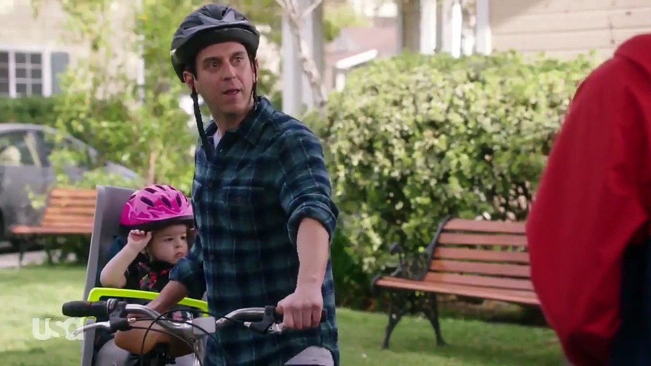 Playing House - Se3 - Ep04 - Paging Doctor Yes Please HD Watch