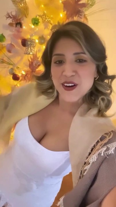 Fatima Aguilar sacando personalidad por fin de año 2022