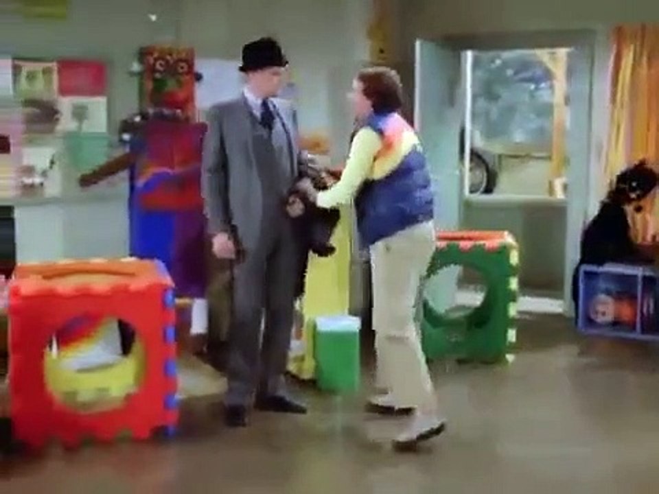 Mork and Mindy - Se3 - Ep03 - Dueling Skates HD Watch