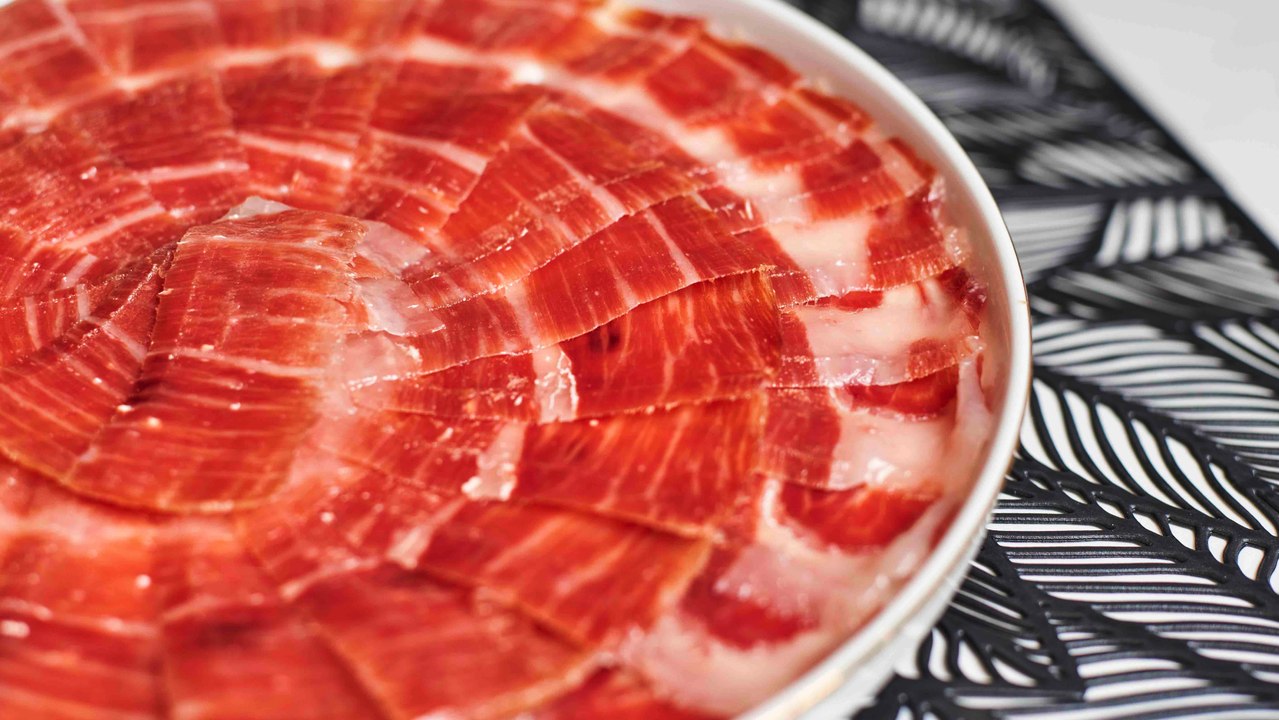 Los secretos de un jamón de excelencia con La Abadía Ibéricos: buen hacer y valores desde 1889