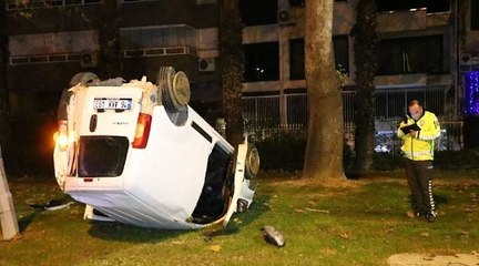 İzmir’de takla atan aracın sürücüsü olay yerinden kaçtı