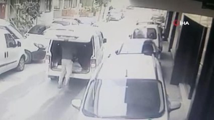 Bağcılar'da kumaş hırsızlığı kamerada