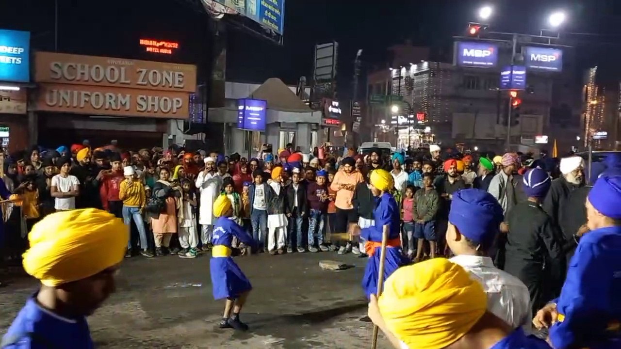 गुरुगोविंद सिंह की जयंती: इतवारी बाजार से निकाल...