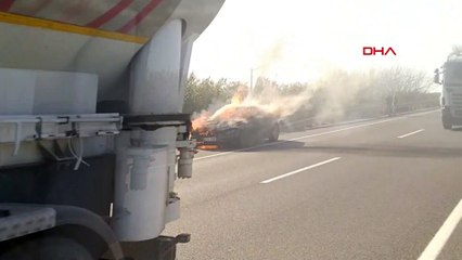 Seyir halindeki araç alev aldı