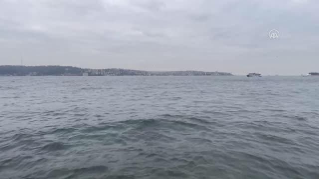 İstanbul Boğazı'ndaki gemi trafiği tek yönlü açıldı
