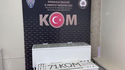 KIRIKKALE - Otomobilin bagajında tarihi eser niteliğinde 952 parça obje ele geçirildi
