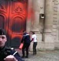 اعتقال نشطاء لطخوا مدخل مكتب رئيسة الوزراء الفرنسية
