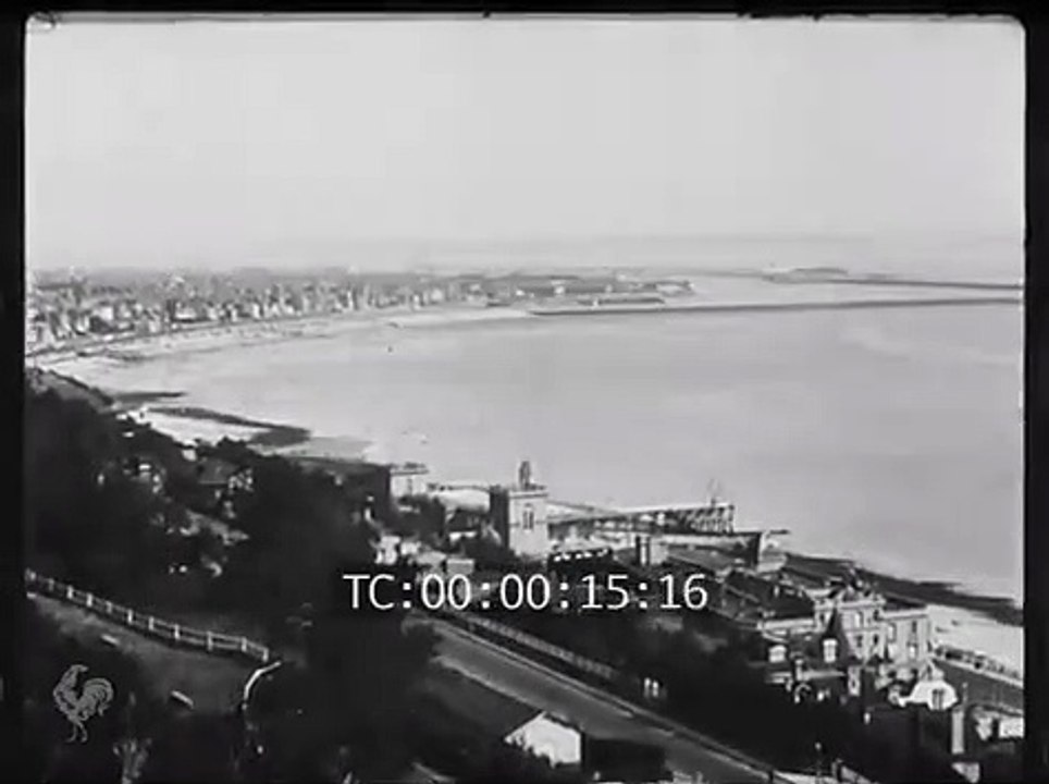 1928 Le port vu de Sainte-Adresse le casino le palais des régates etc