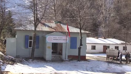 13 yıl atıl kalan köy okulunda ders zili iki öğrenci ile yeniden çaldı