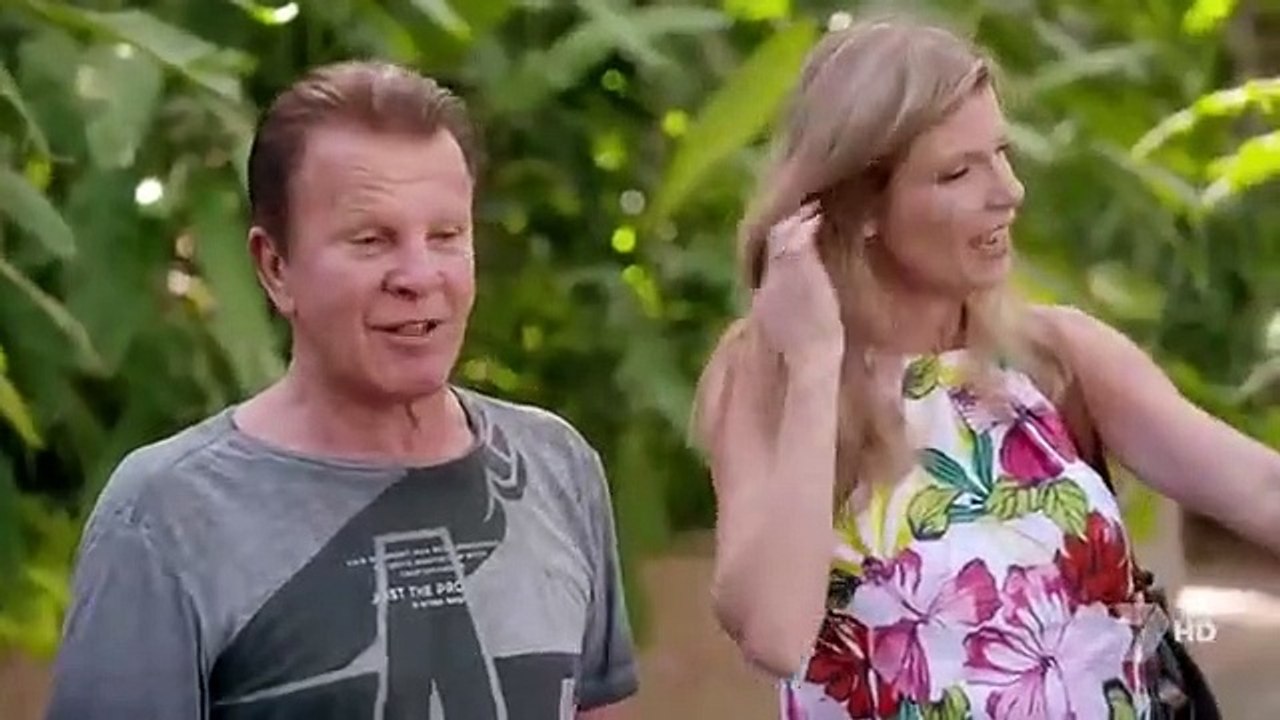 Instant Hotel - Se2 - Ep02 - Debbie $$ Justin (Buddina, QLD) HD Watch