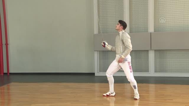 Milli eskrimci Muhammed Furkan, gözünü Paris 2024 kotasına dikti