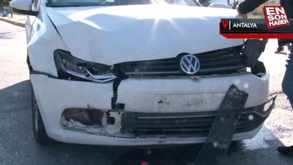 Antalya’da sürücü eğitmeni ile otomobil kaza yaptı