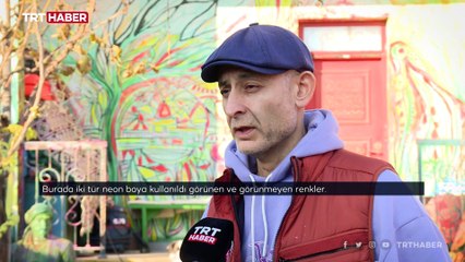 Azerbaycanlı sanatçı evini neon müzesine dönüştürdü