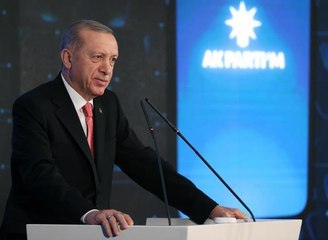 Cumhurbaşkanı Erdoğan: "25-30 yıl öncesinin teknolojisini 'İnsanımız teknoloji görsün' diye millete yutturmaya çalışmak kibrin ve cehaletin dik...