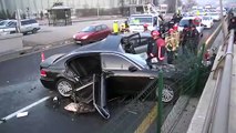Ankara’da refüje çarpan otomobile başka bir araç çarptı: 1 ölü, 1 yaralı