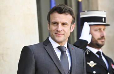 Emmanuel Macron promet à Volodymyr Zelensky la livraison de chars !