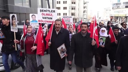 Vanlı aileler HDP İl Başkanlığı önündeki eylemlerini sürdürdü