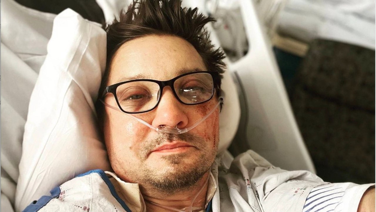 Voici - Jeremy Renner grièvement blessé : tous les détails de son accident dévoilés