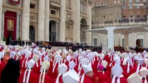 Benedicto XVI | Sobrio funeral ante 50 000 personas en la plaza de San Pedro del Vaticano