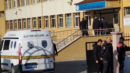 Okula çocuklarını görmeye gelen annesini öldürdü, arkadaşını ağır yaraladı