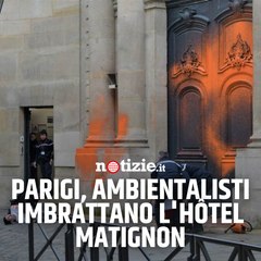 Parigi, ambientalisti imbrattano l’Hôtel Matignon