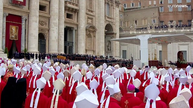 Бенедикт XVI похоронен в Ватикане