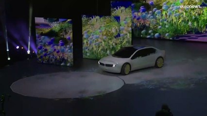 شاهد | "بي إم دبليو" تعرض في لاس فيغاس نموذجاً أولياً لسيارة متغيرة اللون