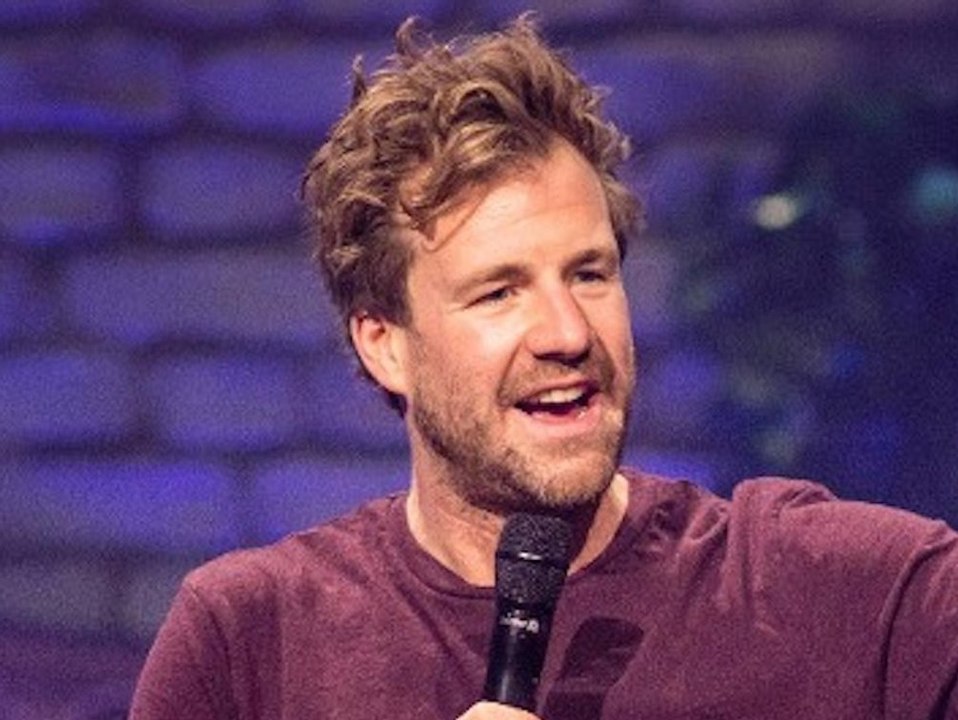 Luke Mockridge spricht auf der Bühne offen über seinen Shitstorm
