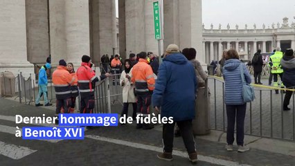 Les participants aux funérailles de Benoît XVI ont vécu un moment "historique"