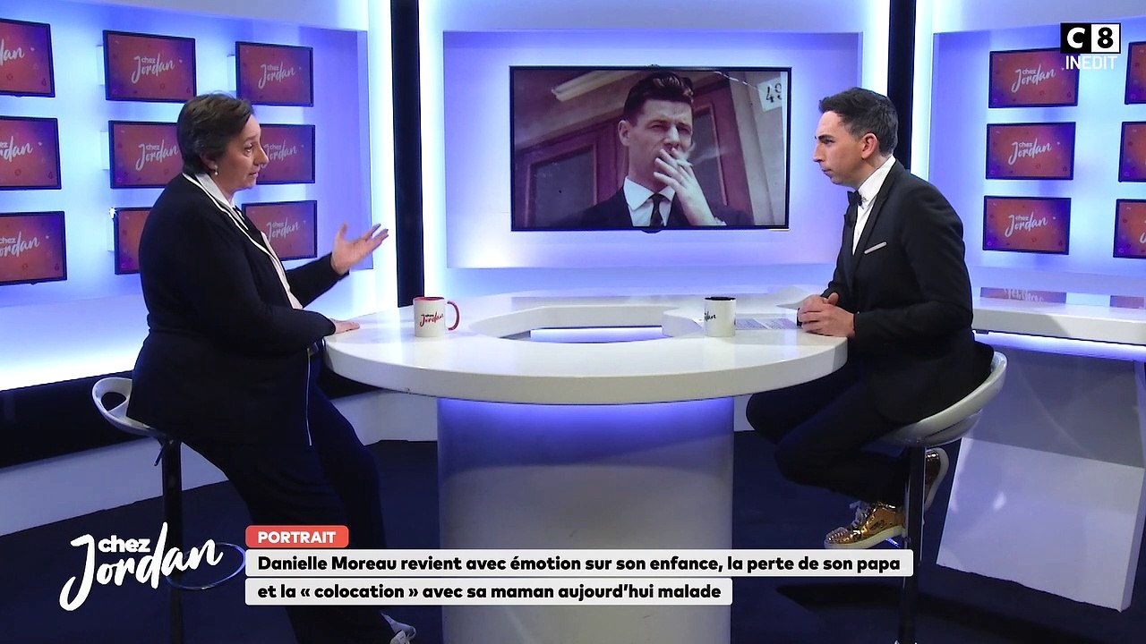 La chroniqueuse de "Touche pas à mon poste" Danielle Moreau fond en larmes en évoquant son papa décédé il y a 45 ans d'un cancer: "Pourquoi tu es parti si vite? Pourtant tu t'es battu!"