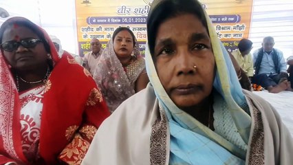 शहीद की माता ने दिया धरना, निगम ने लिया यू-टर्न